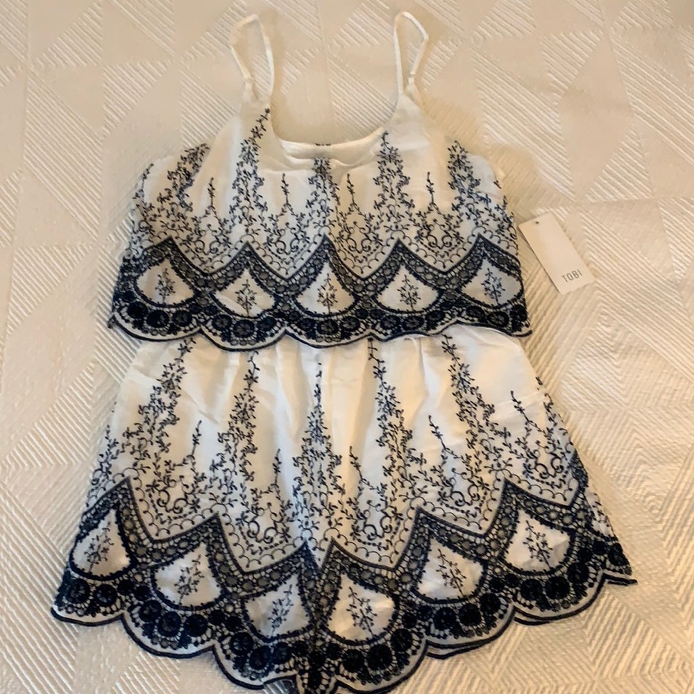 Tobi Lace Romper Size M